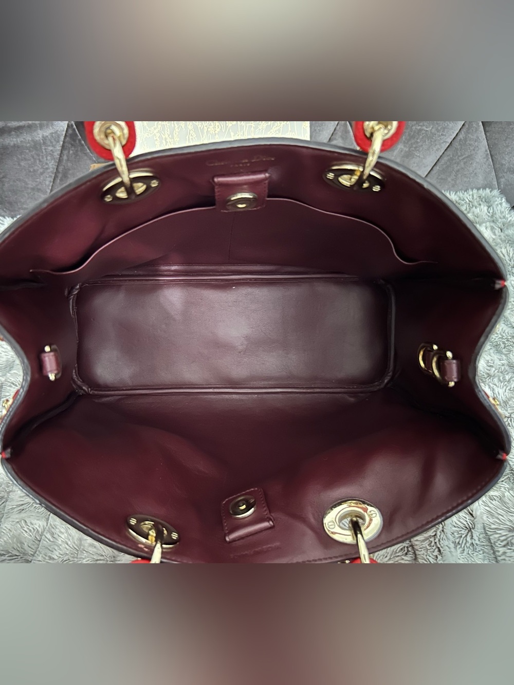 ❤️Dior Diorissimo Pebbled Leather light Gold Hardware and Detachable Pouch - Picture 6 of 9